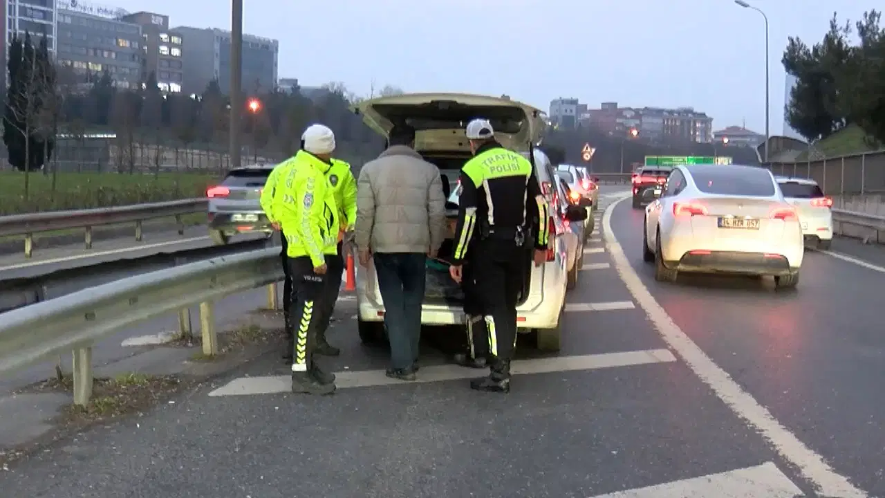 İstanbul'da 'drone'lu 'Taralı Alan' denetimi: 11 sürücüye 29 bin lira ceza