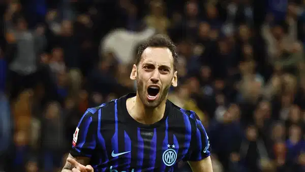 Hakan Çalhanoğlu Inter'i İtalya Kupası'nda finale taşıdı!