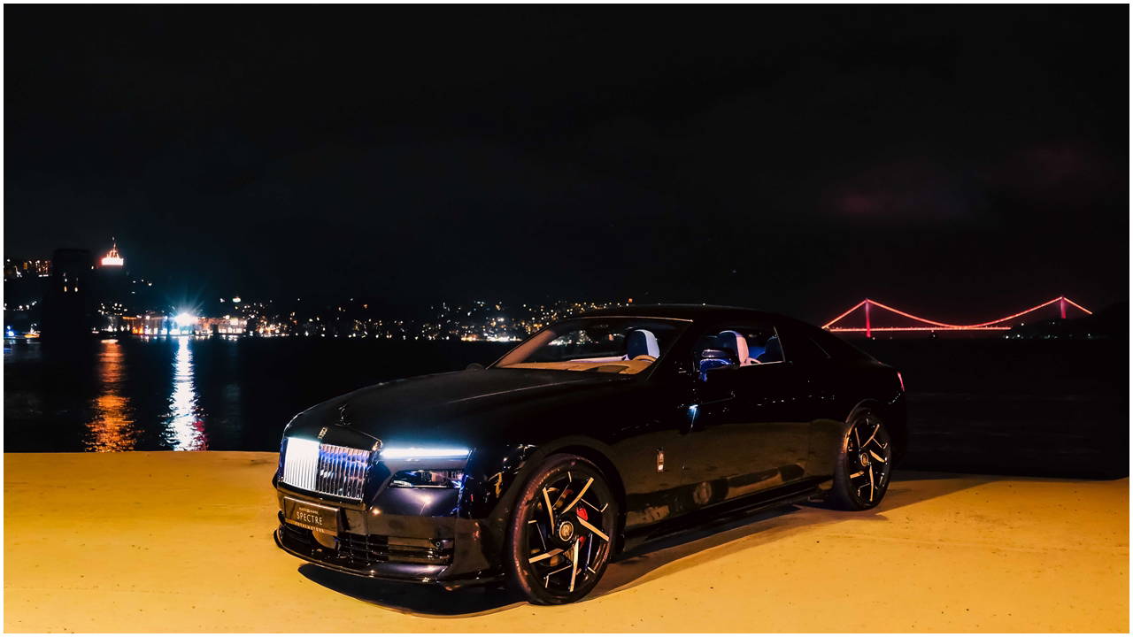 Şimdiye kadarki en güçlü Rolls Royce Black Badge İstanbul'da sergilendi: Fiyatı ve teknik özellikleri açıklandı...