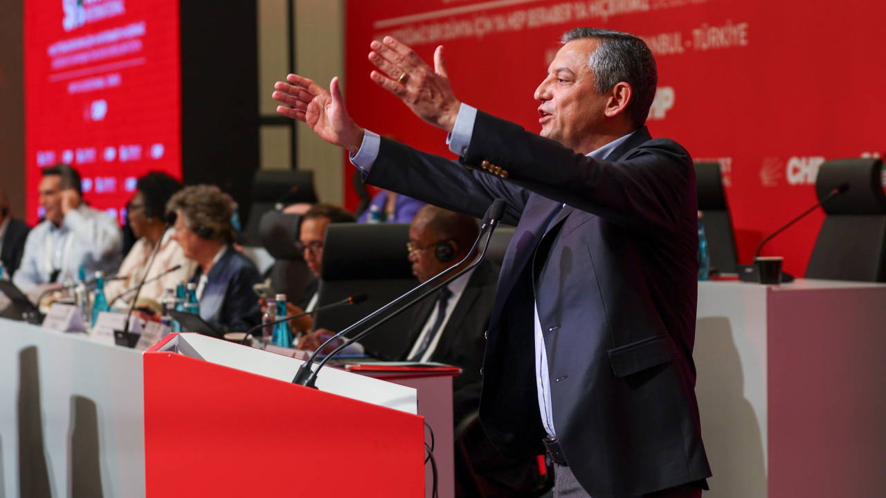 'Türkiye bir sivil darbe sürecinde'