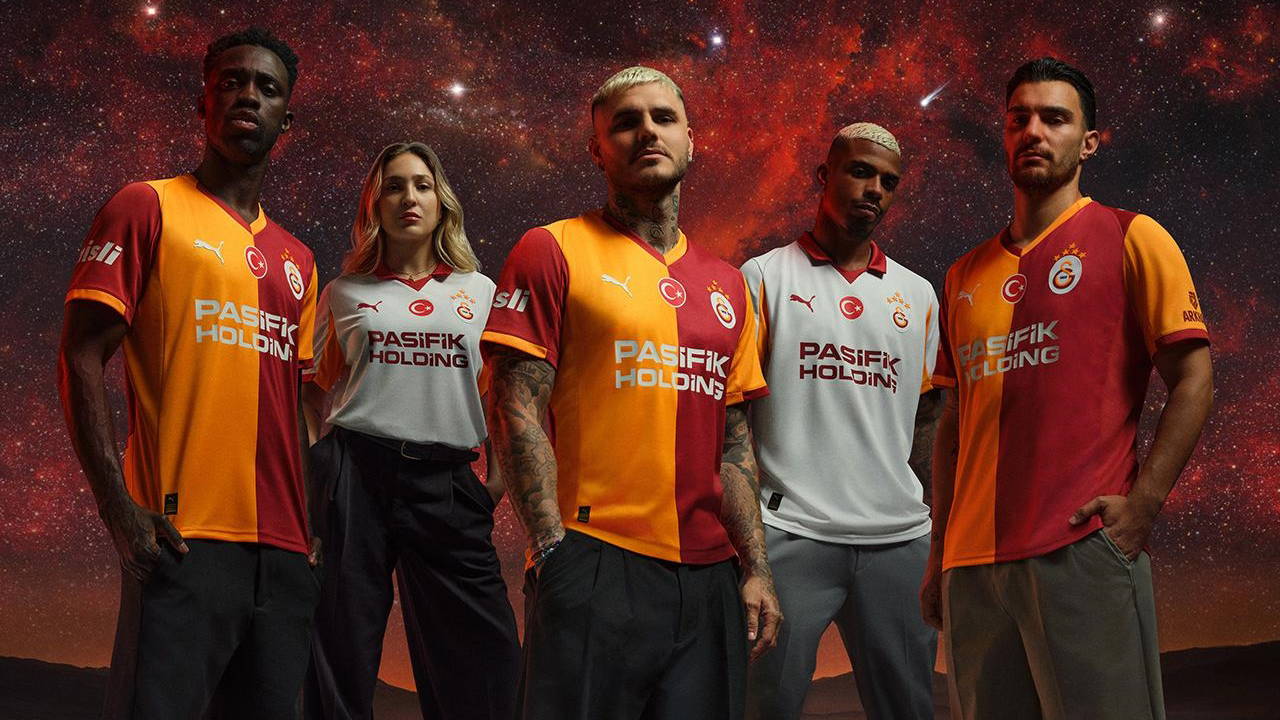 Galatasaray 5 yıldızlı formalarını resmen tanıttı!