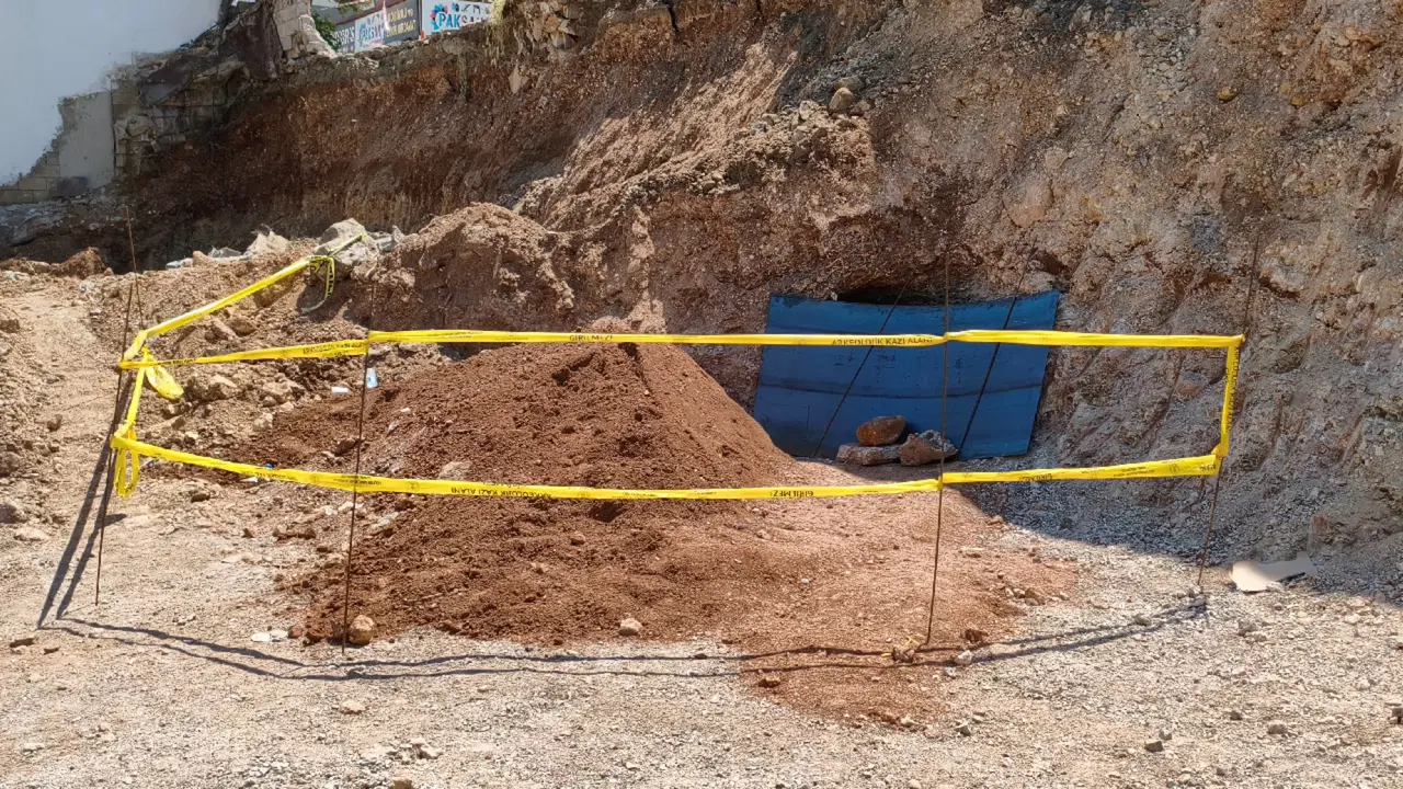 Belediyenin kazısında insan kemikleri bulundu: Bölgeye giriş çıkışlar kapatıldı