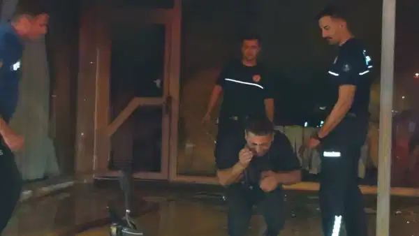 Ekmek teknesinin yandığını görünce gözyaşlarına boğuldu