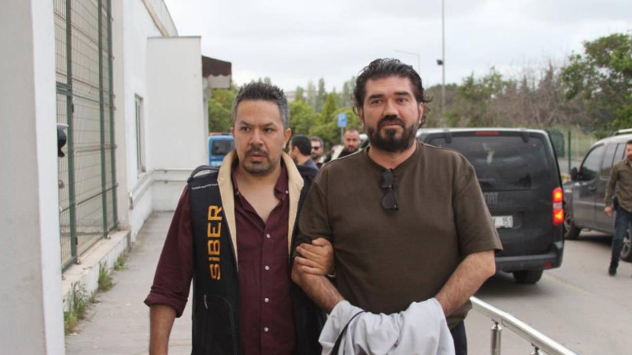 Murat Ağırel’den Rasim Ozan Kütahyalı hakkında çarpıcı iddia: ‘Sahte plakalı aracına’ polis koruması…