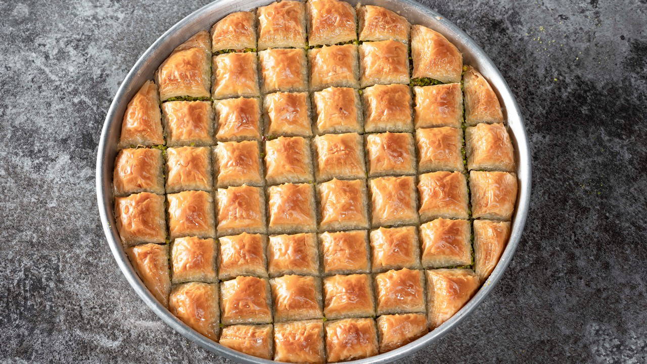 Yapımı kolay, enfes ve lezzetli ev yapımı baklava tarifi...