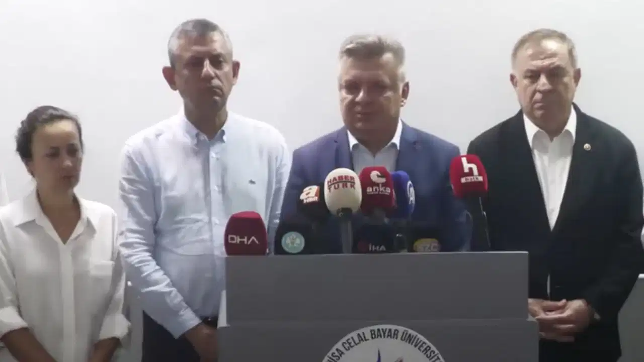 Hastaneden Manisa Büyükşehir Belediye Başkanı Ferdi Zeyrek'in sağlık durumu hakkında açıklama