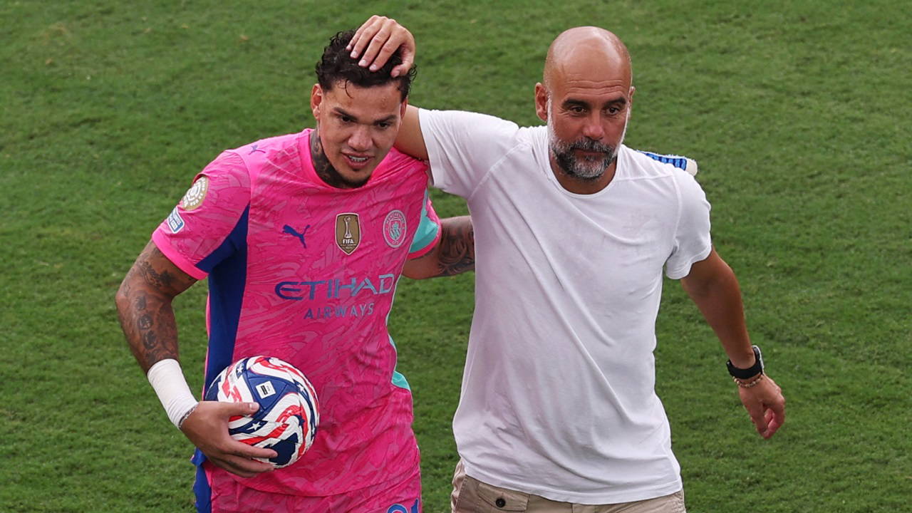 Pep Guardiola'dan flaş açıklama: 'Ederson benim oyuncum'