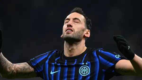 Hakan Çalhanoğlu'nun golü yetmedi: Inter ile Napoli puanları paylaştı! 