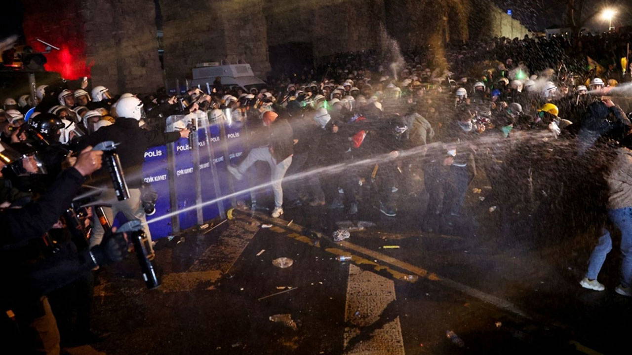 Saraçhane protestolarını takip eden 8 gazeteci ve 4 avukat beraat etti