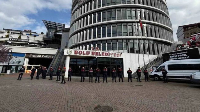 Bolu Belediyesi'ne operasyon