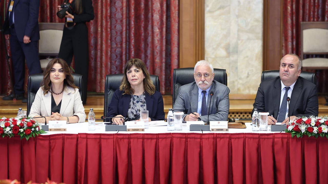 DEM Parti'den komisyonda 'Öcalan' çağrısı: 'Umut Hakkı' vurgusu yapıldı