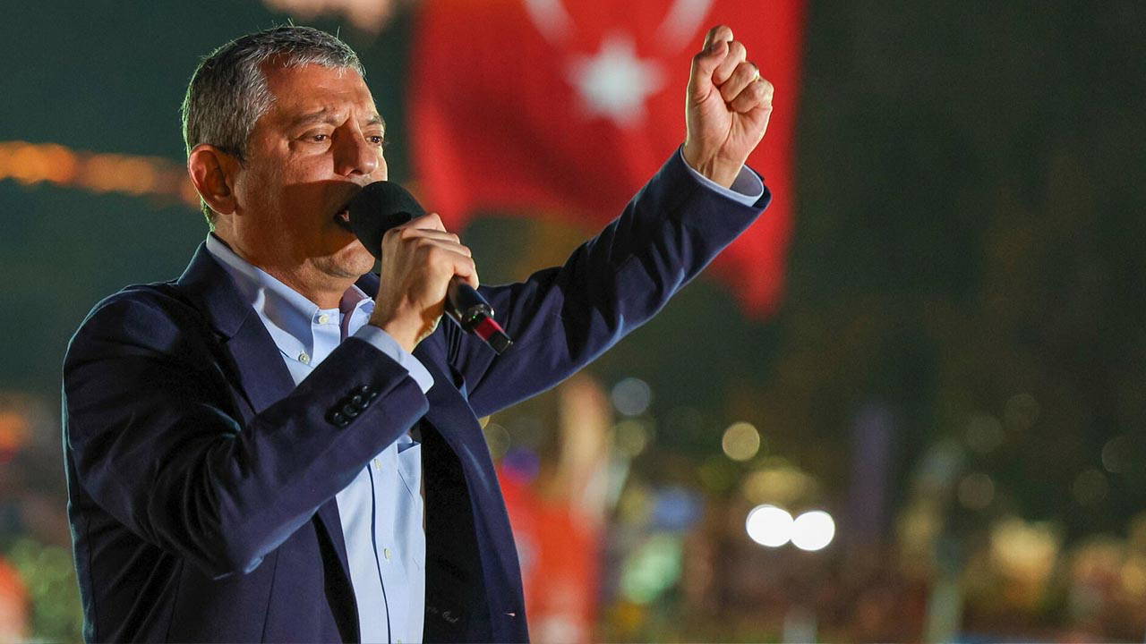 Şişhane metro istasyonunun çıkışları kapatıldı