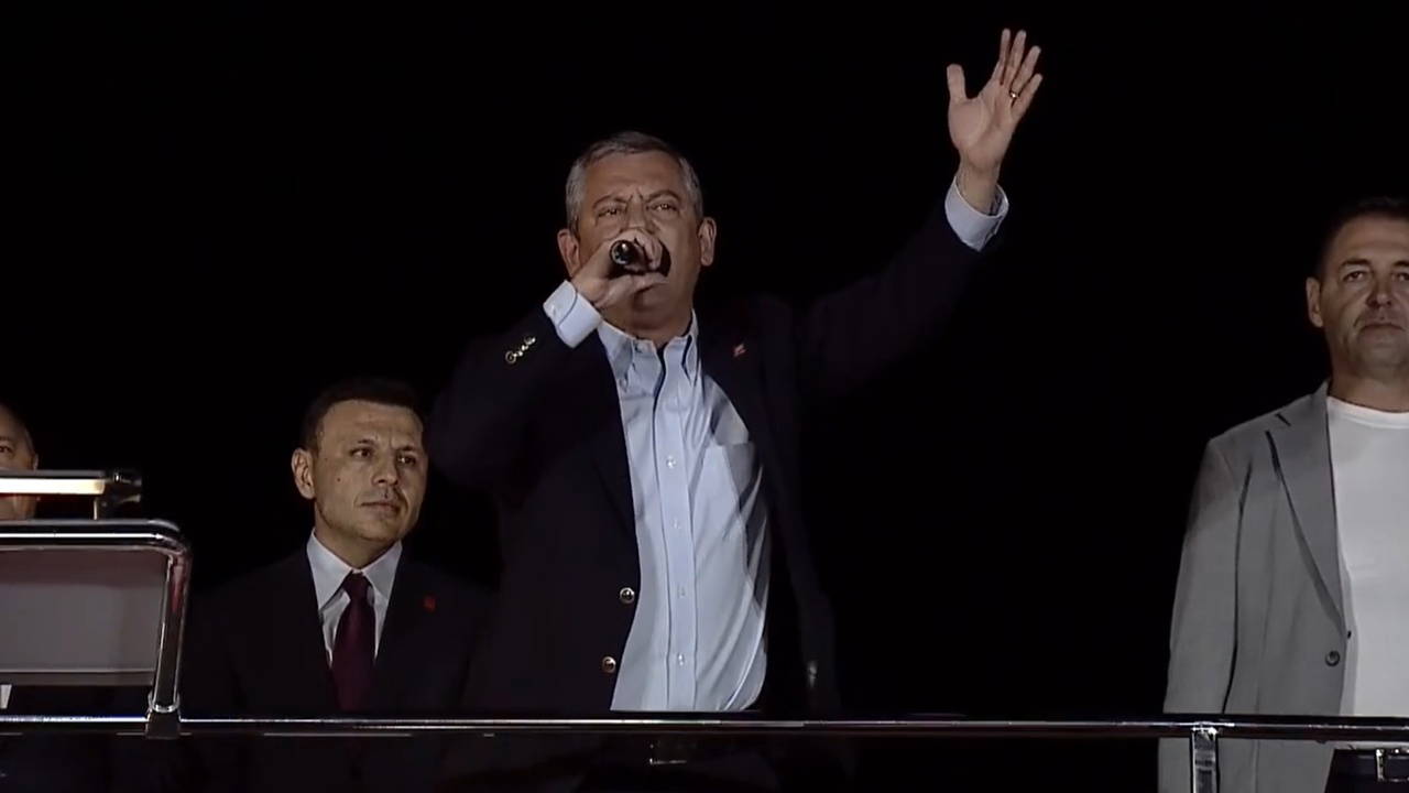 'AKP içerisindeki gruplar birbirine operasyon çekiyor' diyerek duyurdu!