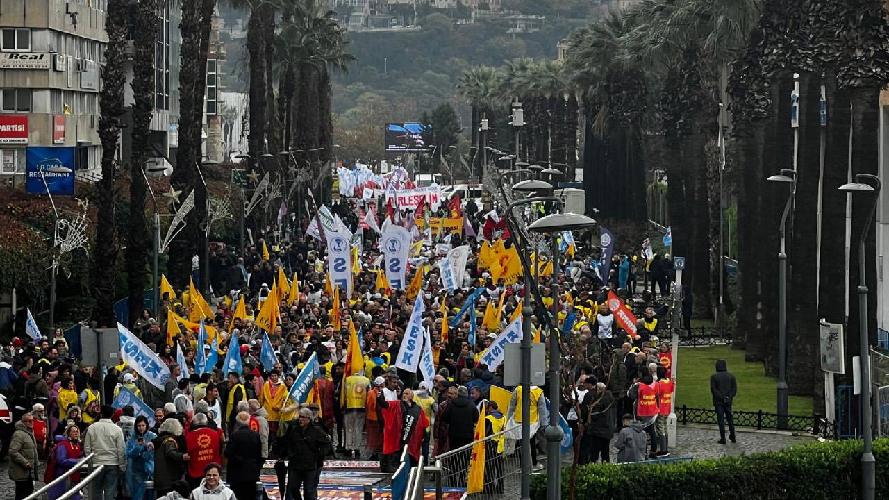 Emekçiler İzmir'den seslendi: Geçinemiyoruz