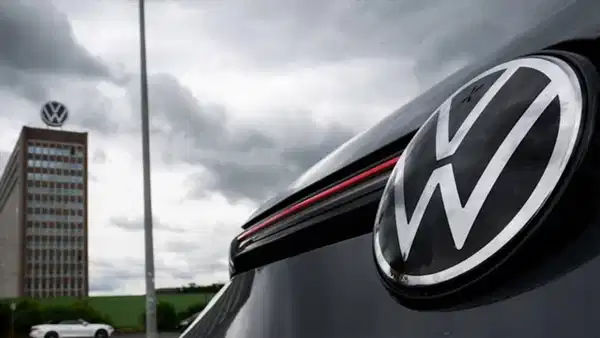 Volkswagen'de tarihi küçülme: 4 fabrikanın kapatılması ve 100 bin kişinin işten çıkarılması planlanıyor