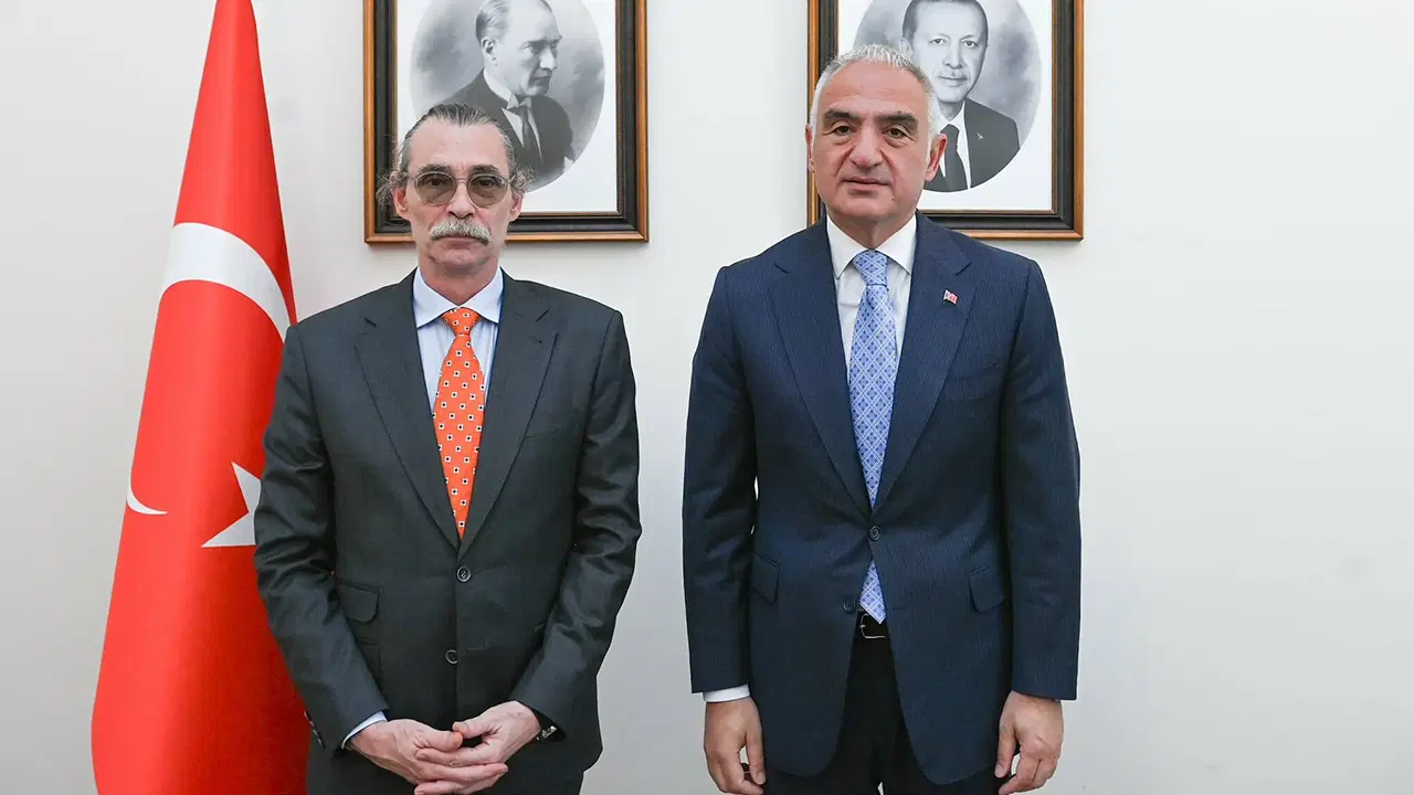 Erdal Beşikcioğlu'ndan, Bakan Ersoy'a ziyaret