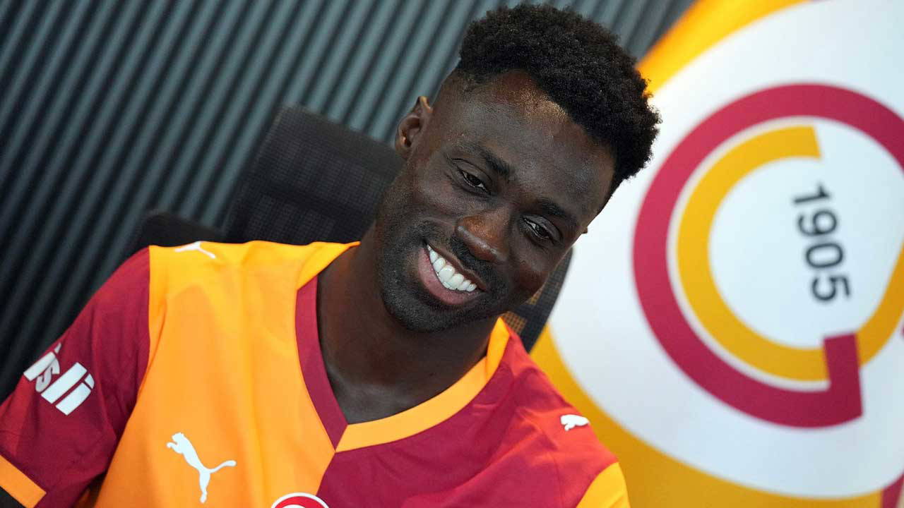 Galatasaray'da Davinson Sanchez ile uzattı!