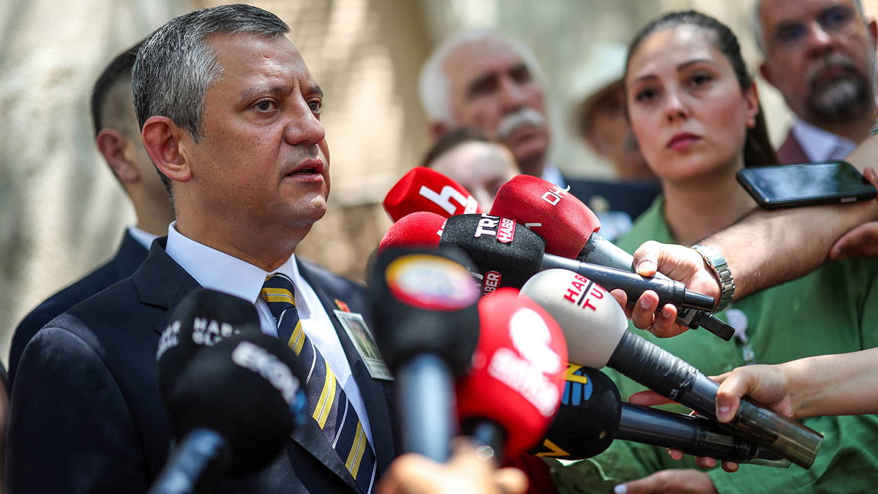 Son dakika... CHP'nin kararı merak ediliyor: Özgür Özel'den 'süreç komisyonu' açıklaması