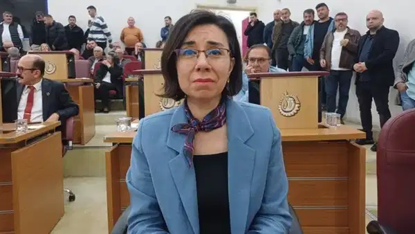 Son Dakika... Özkan Yalım görevden alınmıştı: Uşak Belediye Meclisi, CHP’li Hatice Terekeci'yi başkanvekili seçti