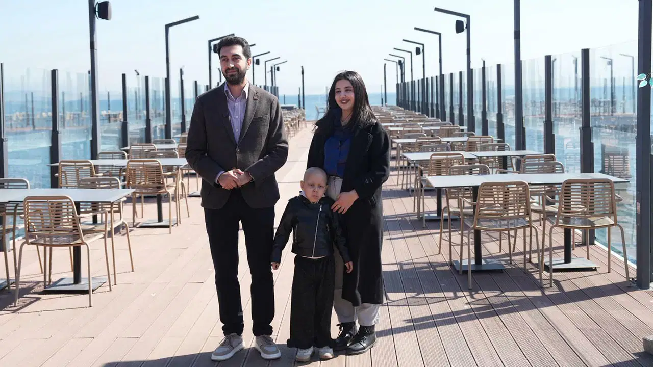 Seninle gurur duyuyoruz Almira! Tuzla Belediyesi'nden 5 yaşındaki küçük kanser savaşçısı için balonlu kutlama!