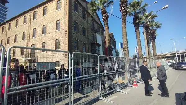 Meslek Fabrikası ablukaya alındı!