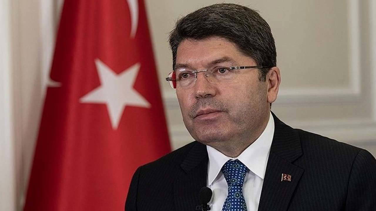 Bakan Tunç’u protesto eden öğrencilere gözaltı!