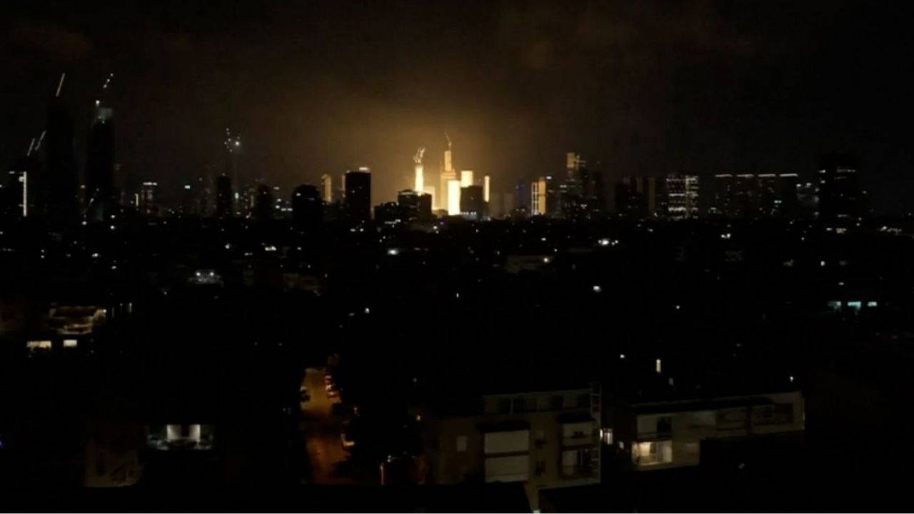 Tel Aviv ve Kudüs'te şiddetli patlama sesleri duyuldu
