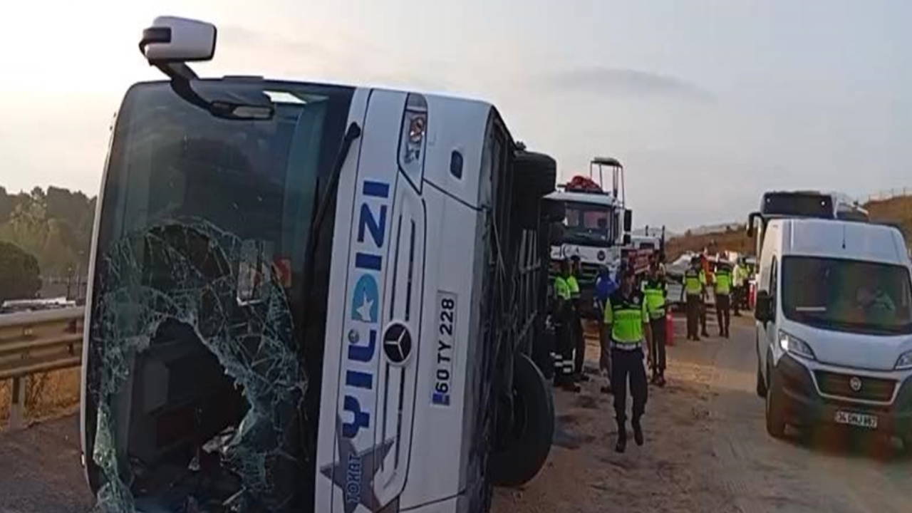 Yolcu otobüsü devrildi: Çok sayıda ölü ve yaralı var!