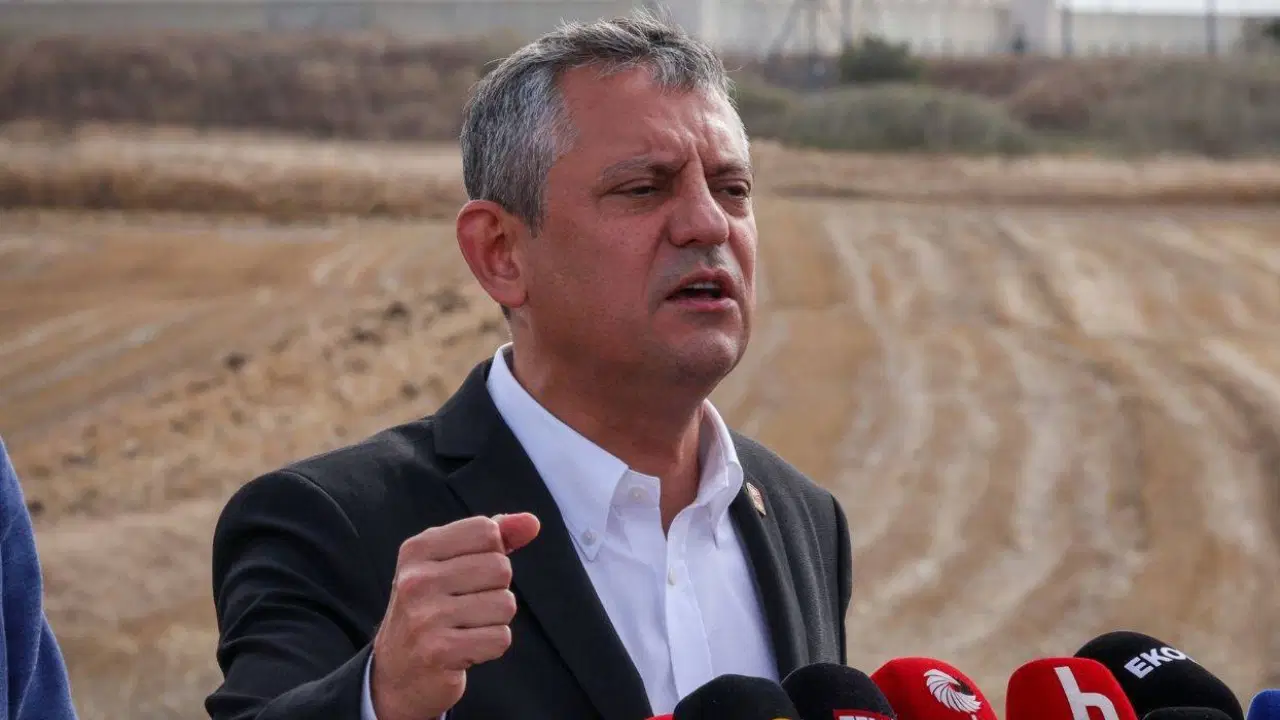 Özgür Özel, 19 Mart'ın birinci yılında İmamoğlu’nu ziyaret etti