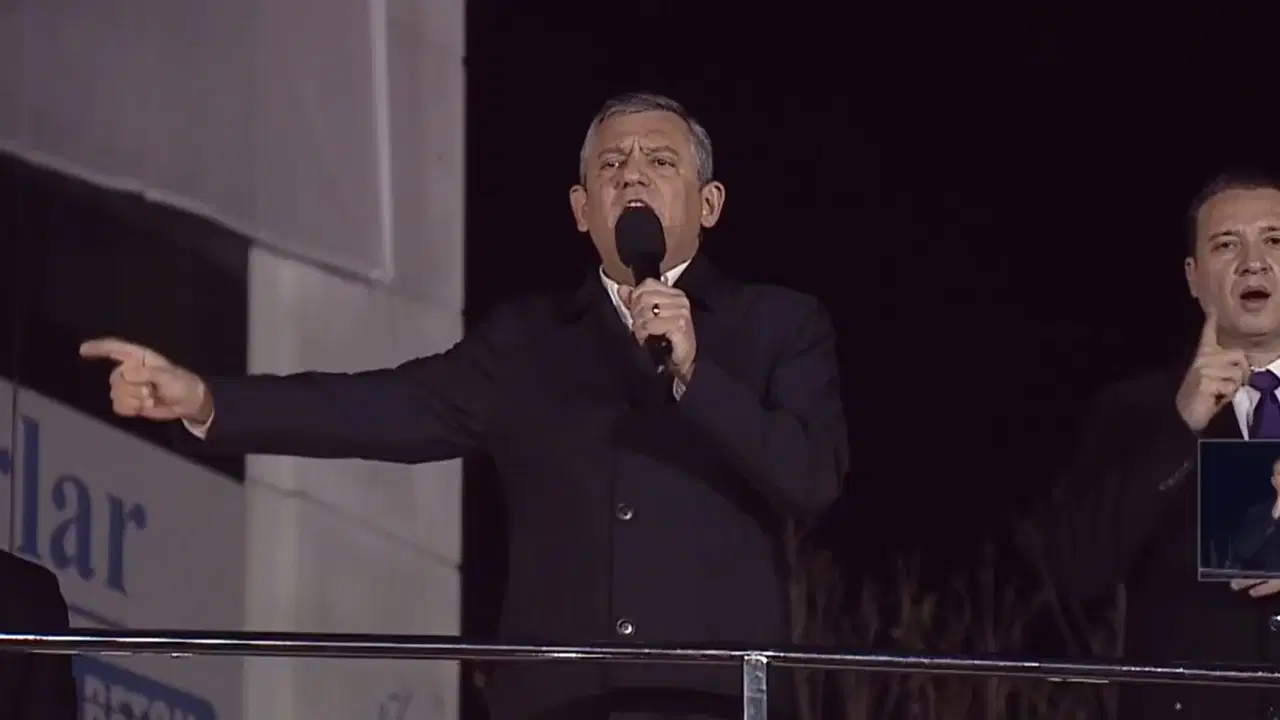 Vaatlerini duyurdu: 'Geldik mi, ilk sizin yüzünüzü güldüreceğiz'