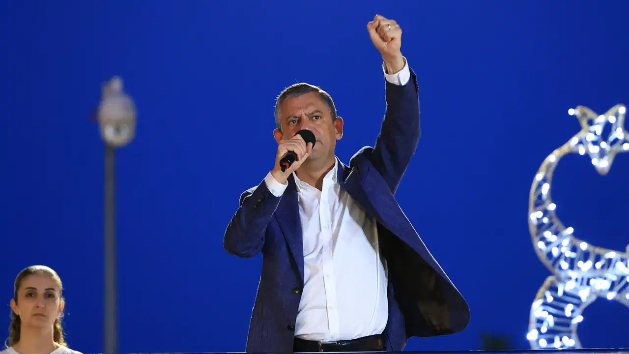 Özgür Özel'den 'Akın Gürlek' çıkışı!