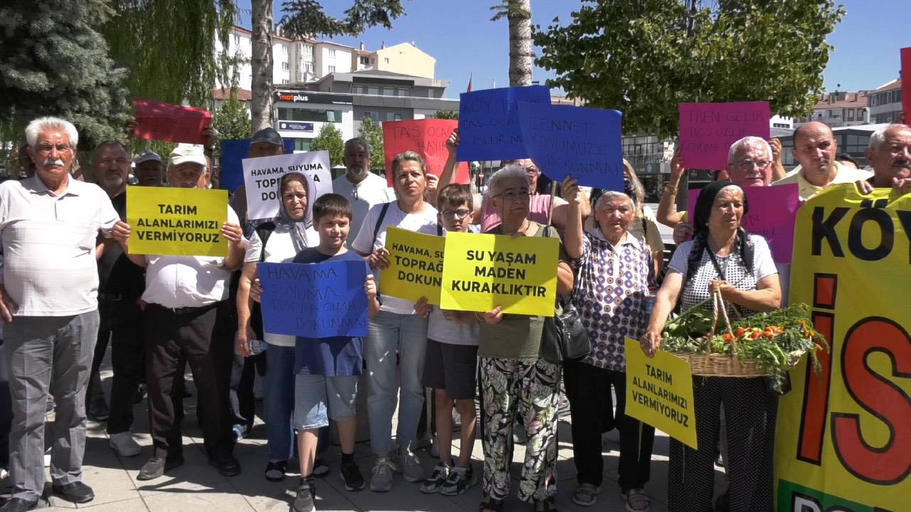 Çorum'da taş ocağına karşı çıkan köylüler eylem yaptı