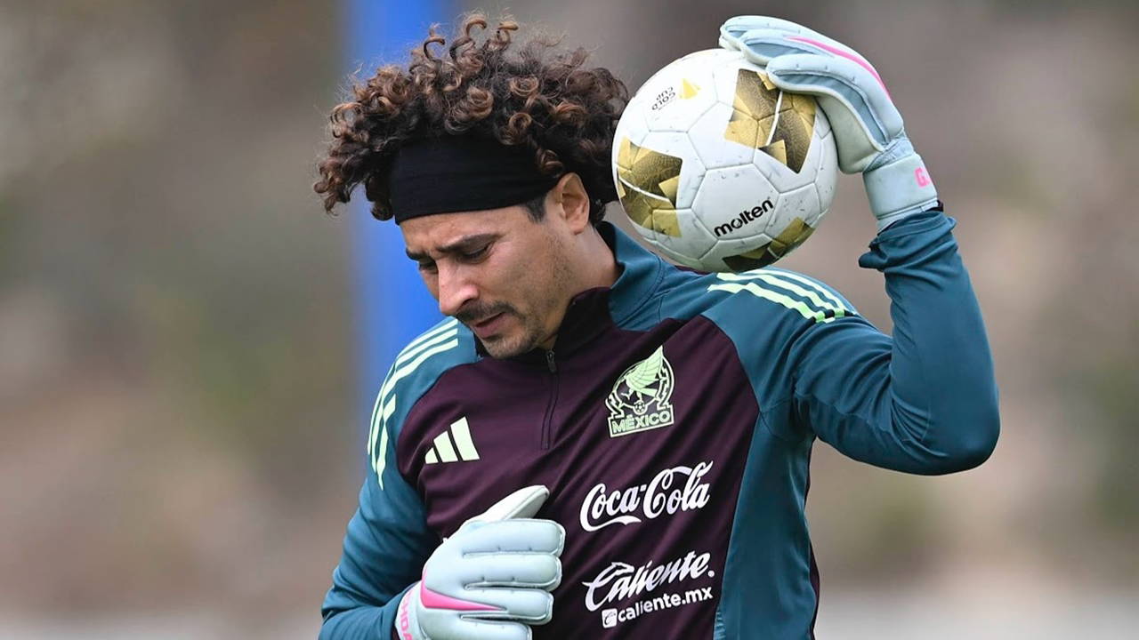 Meksikalı kaleci sözleşmeyi beğenmedi: Masayı terk etti!