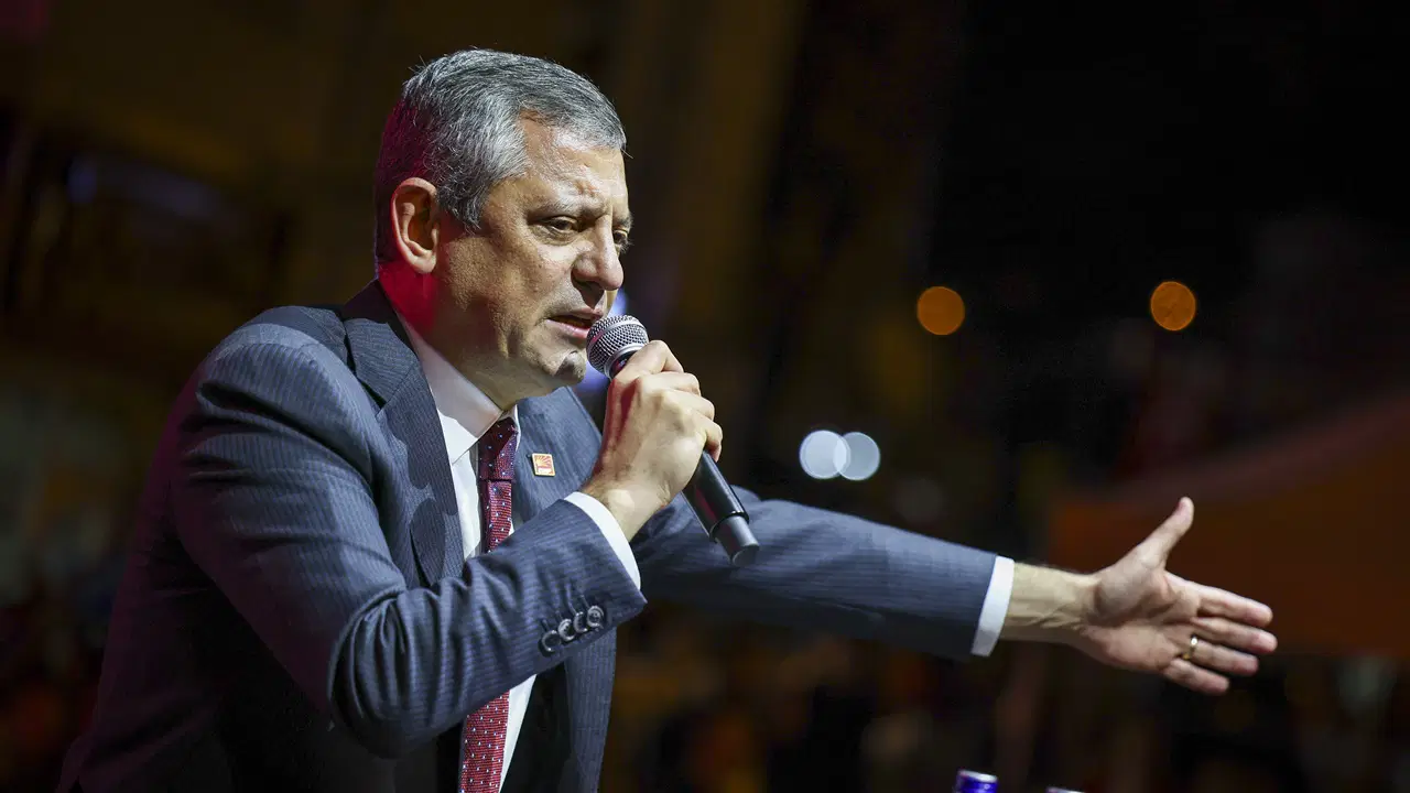 CHP Genel Başkanı Özgür Özel konuşuyor