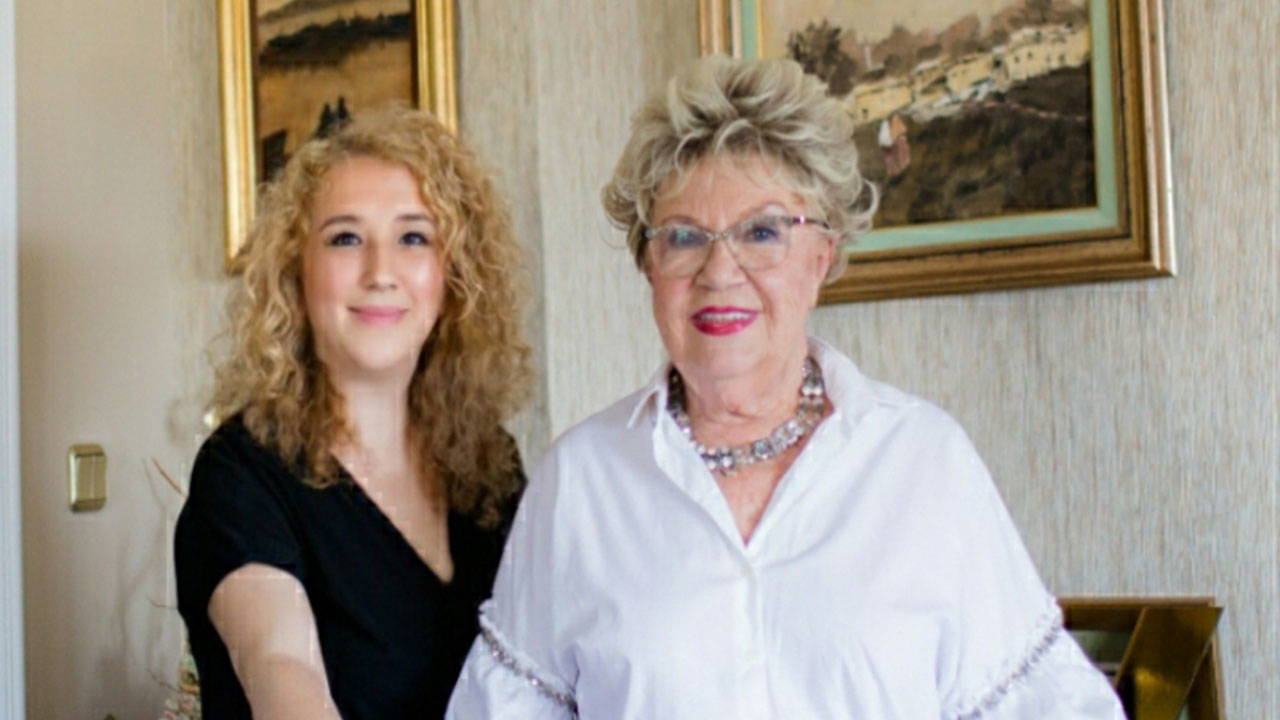 Nevra Serezli ile sanat yaşamı üzerine sohbet ettik
