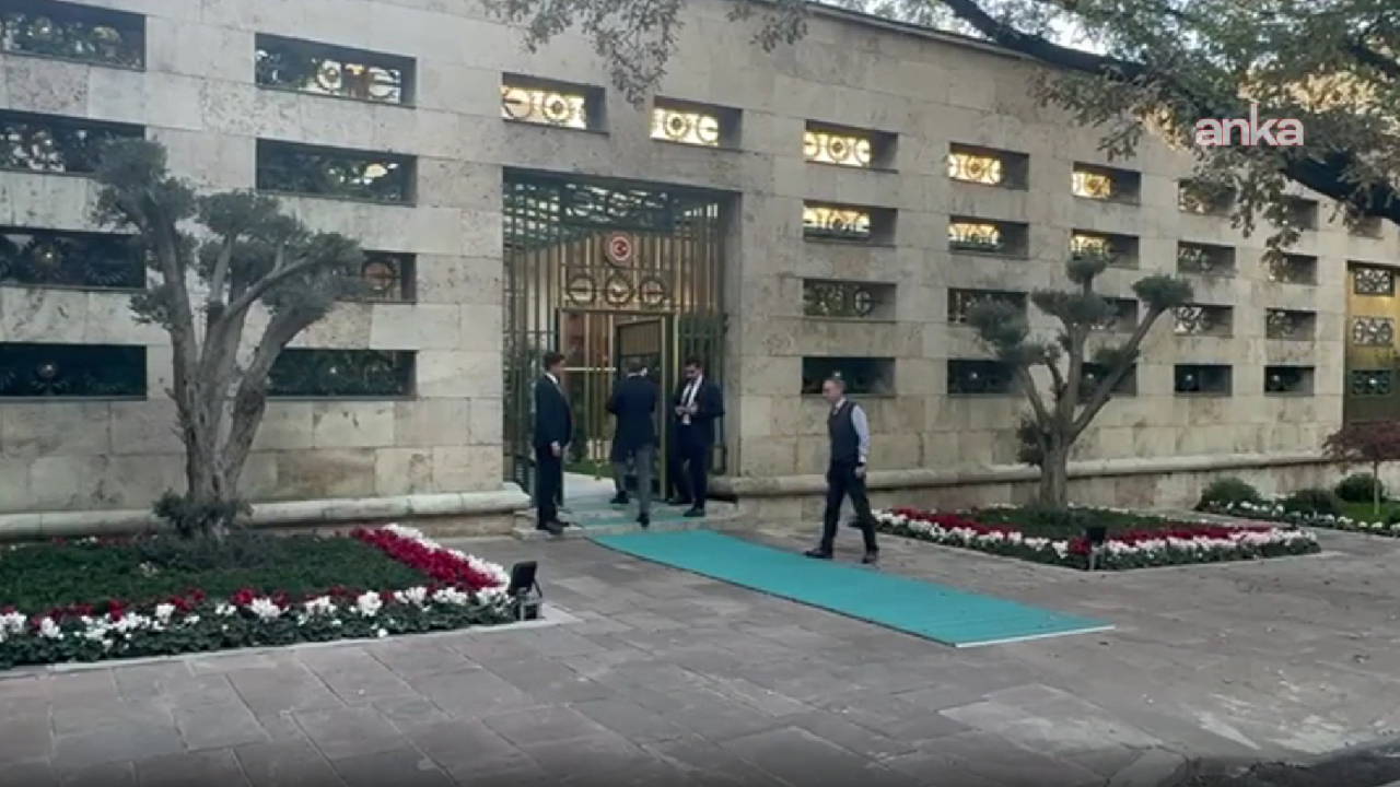 Kurtulmuş, süreç komisyonunun grup koordinatörleri ile bir araya geldi