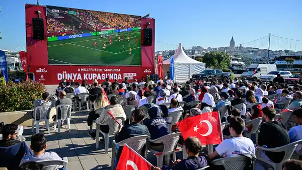 Meydanlarda milli maç için dev ekran kurulmayacak