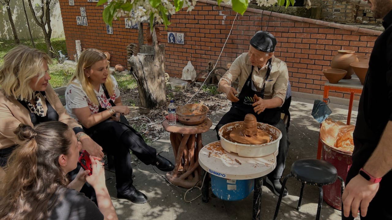 Güney Koreli seramikçi Kim Yongmoon, vatanı olarak gördüğü Türkiye’de toprağa verildi 