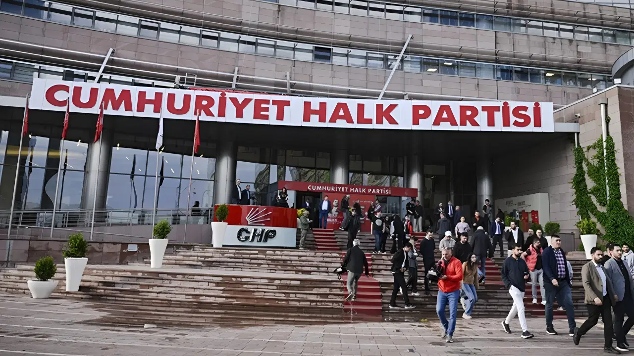 Son dakika... Mutlak butlan sonrası CHP'ye 7 ilde 'kurultay' operasyonu: Çok sayıda gözaltı var!