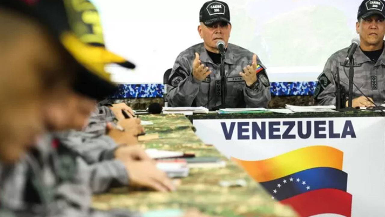 Venezuela'dan askeri tatbikat kararı