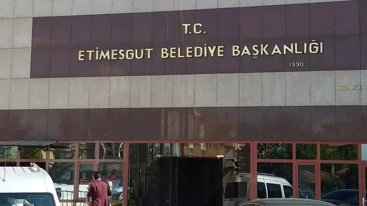 Belediye yöneticileri gözaltına alındı