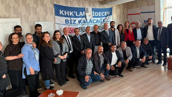 CHP 81 ilde sahada... CHP heyetinden Van'da işten çıkarılan işçilere destek