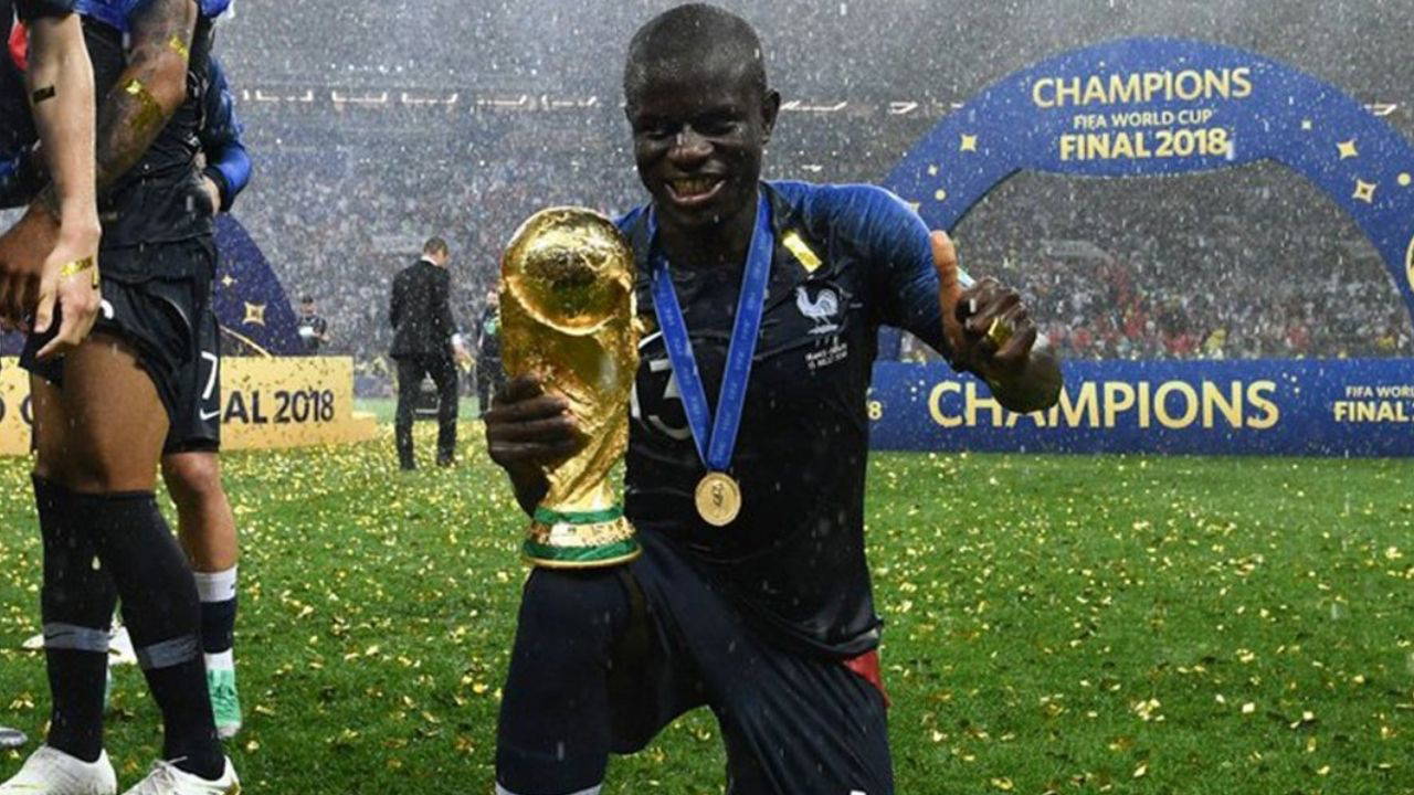 N'Golo Kante kimdir? Fenerbahçe'nin yeni süper yıldızı N'Golo Kante kaç yaşında? N'Golo Kante hangi takımlarda oynadı?