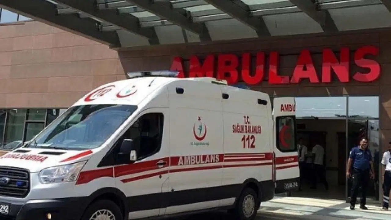 Kız kardeşini öldürüp, annesini yaraladıktan sonra intihar etti