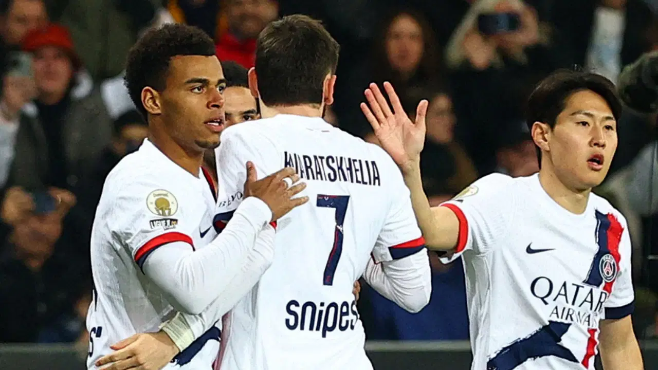 PSG 10 kişi kalan rakibini rahat geçti!