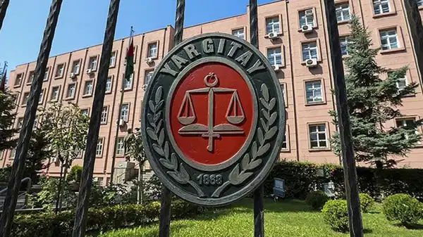 Yargıtay, eski kocanın 'ucuz' ve 'zavallı' sözlerini hakaret saymadı!