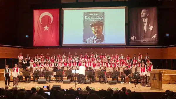 Çağdaş Yaşam Çocuk Korosu üçüncü konserini verdi