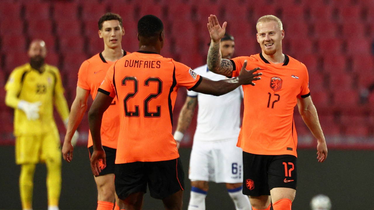 Hollanda, Sırbistan'ı 2-1 mağlup etti