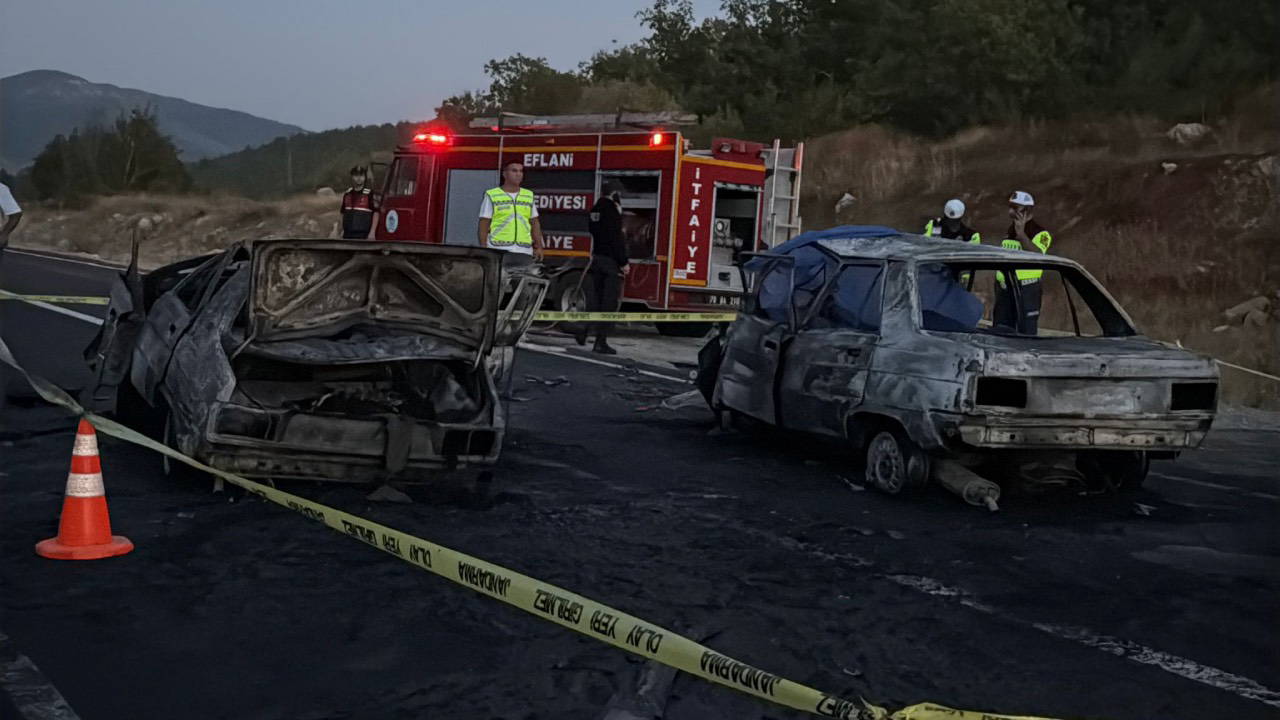 Karabük'te iki otomobilin çarpışıp alev aldığı kazada ölü sayısı 4’e çıktı