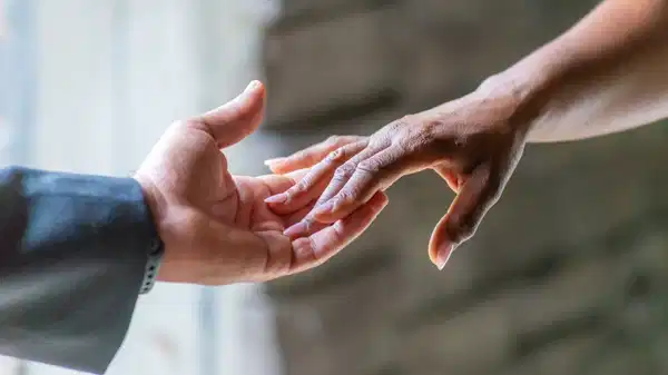 Fedakarlığıyla öne çıkan 3 burç: Kendinden verip ilişkiyi ayakta tutan burçlar...